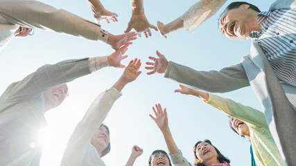 円陣 Dialogue For Everyone株式会社dialogue For Everyone株式会社